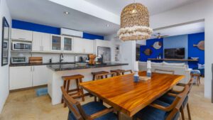 villa-20296457871755200923.jpg