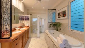 villa-35750810971715139982.jpg