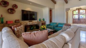 villa-13118514771697573423.jpg