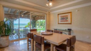 villa-99415796111756924733.jpg