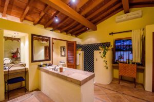 villa-63817210241679165622.jpg