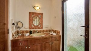 villa-65751646541721319139.jpg