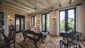 villa-88499404921760549429.jpg