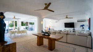 villa-95352729361750185723.jpg