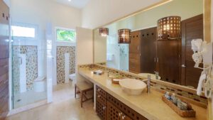 villa-84820122841679938766.jpg