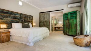 villa-97045427391722464137.jpg