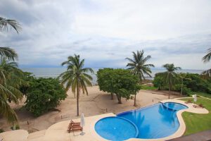 villa-10953550071681339542.jpg