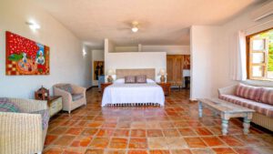 villa-55909442591679321872.jpg