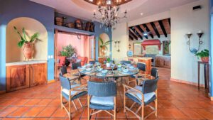 villa-1081430371679323148.jpg