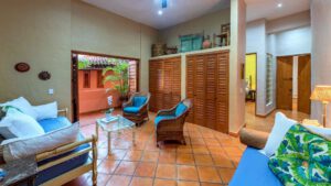 villa-71459340331679323148.jpg