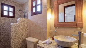 villa-98388411051720459480.jpg
