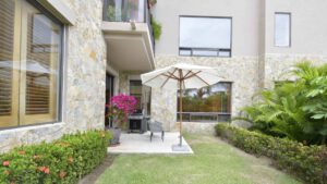 villa-25702554601749063341.jpg