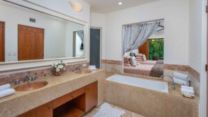villa-68267540871741036896.jpg