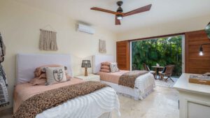 villa-90271939881741036896.jpg