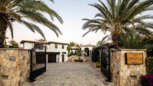 villa-20195689381733769148.jpg