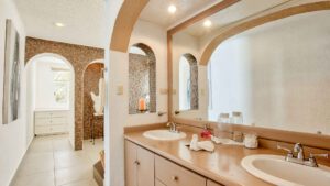 villa-46109916841721330705.jpg
