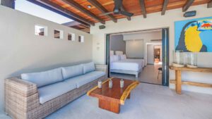 villa-50996321231681334624.jpg