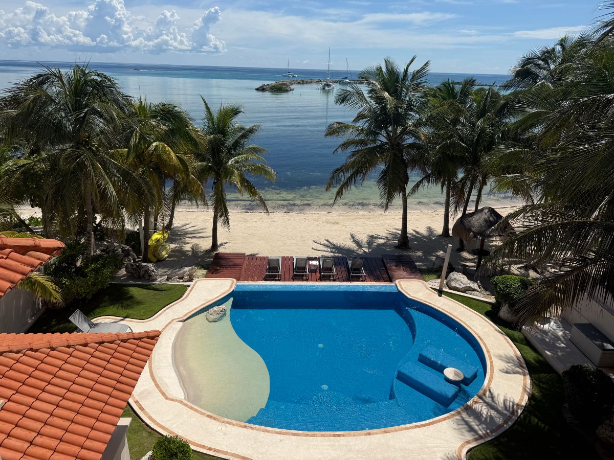 Private pool at a villa in Puerto Aventuras, Riviera Maya, ideal for relaxation and team wellness during luxury villa retreats
