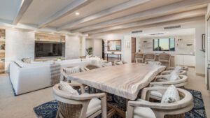 xr:d:DAEMrW4V-o4:21352,j:993459723009536310,t:24011918