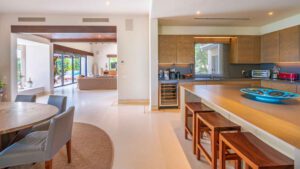 xr:d:DAEMrW4V-o4:19595,j:370827483120694192,t:23101817