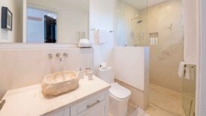 xr:d:DAEMrW4V-o4:20921,j:4605344879452104058,t:24010220