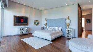 villa-2108199821755548781.jpg