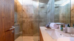 xr:d:DAEMrW4V-o4:21555,j:4105447783436296690,t:24012617