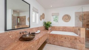 xr:d:DAEMrW4V-o4:17296,j:44514379078,t:23010204