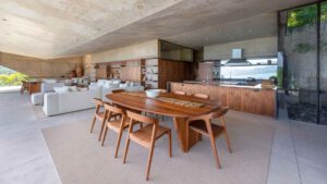 xr:d:DAEMrW4V-o4:21545,j:583632872638712649,t:24012617