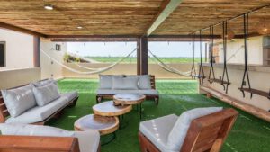 xr:d:DAEMrW4V-o4:19333,j:304398898245706805,t:23101323