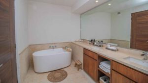 xr:d:DAEMrW4V-o4:20783,j:7164513836014440355,t:23121823