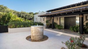 xr:d:DAEMrW4V-o4:17300,j:44514393517,t:23010204