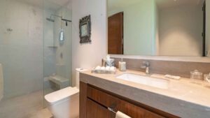 xr:d:DAEMrW4V-o4:20293,j:5121002805806287192,t:23112219