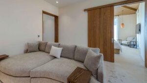 xr:d:DAEMrW4V-o4:22264,j:7809665394828265790,t:24040220