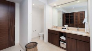 xr:d:DAEMrW4V-o4:21615,j:8416518836934820325,t:24012918