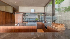 xr:d:DAEMrW4V-o4:21535,j:3041472367853333722,t:24012617