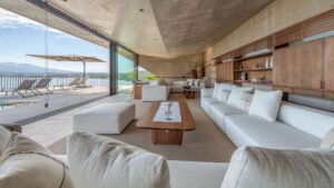 xr:d:DAEMrW4V-o4:21532,j:5041070604832731280,t:24012617