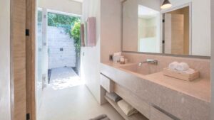 xr:d:DAEMrW4V-o4:18473,j:5450876438157632440,t:23062921