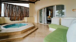 xr:d:DAEMrW4V-o4:16867,j:41353539238,t:22111804