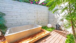 xr:d:DAEMrW4V-o4:18456,j:1063244500768473528,t:23062921