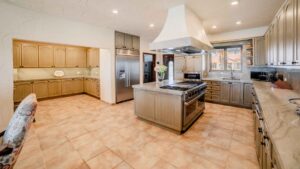 xr:d:DAEMrW4V-o4:18089,j:4628830909,t:23051321